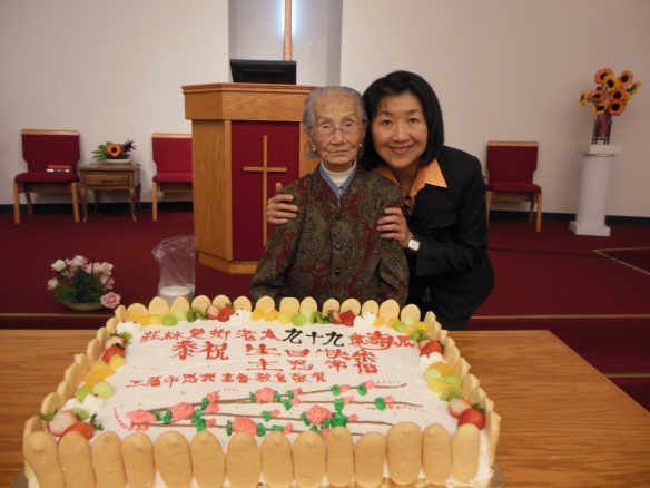 莊林楚卿老姊妹昨日在三藩市恩典基督教會慶祝九十九歲大壽 Mrs. Lam had a 99 year-old birthday celebration at San Francisco Grace Christian Church
